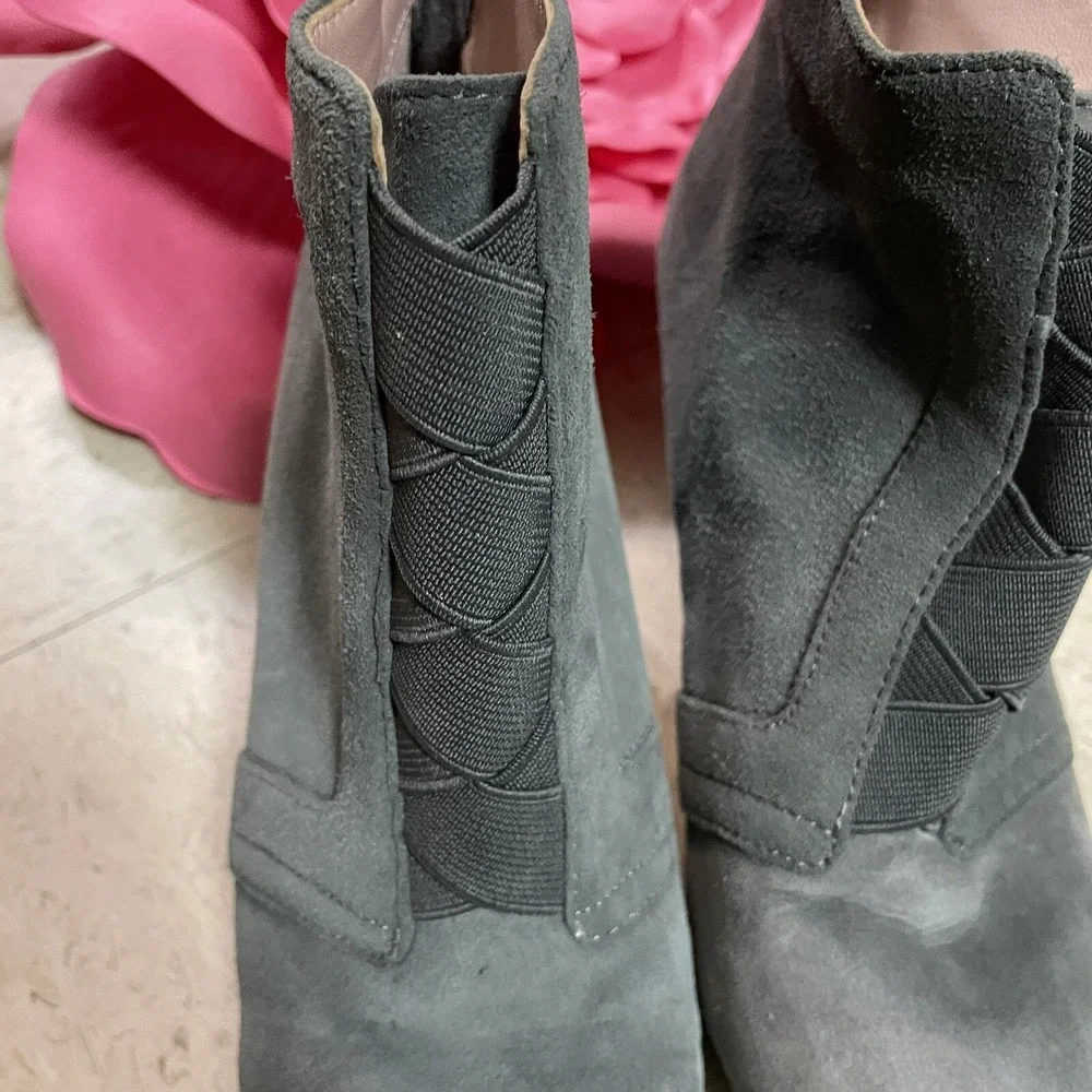 TARYN ROSE Womens Size 6M Kamer Gray Wedge Ankle Booties‎ Boots